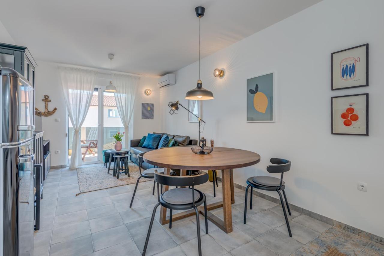 New And Chic Place Near Old Town Of Trogir Exterior foto