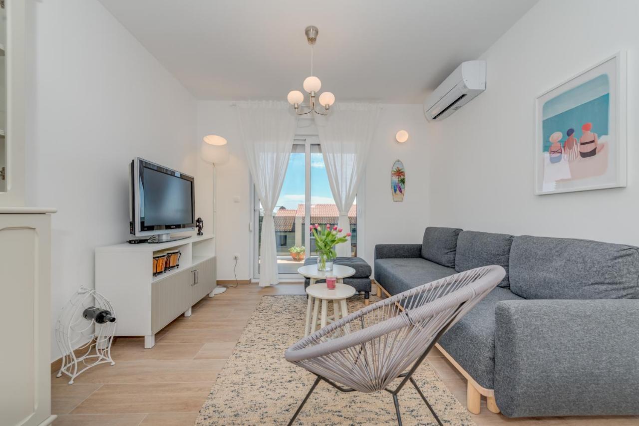 New And Chic Place Near Old Town Of Trogir Exterior foto