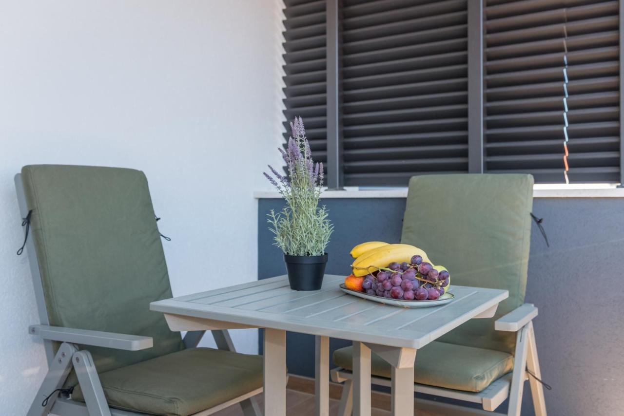 New And Chic Place Near Old Town Of Trogir Exterior foto