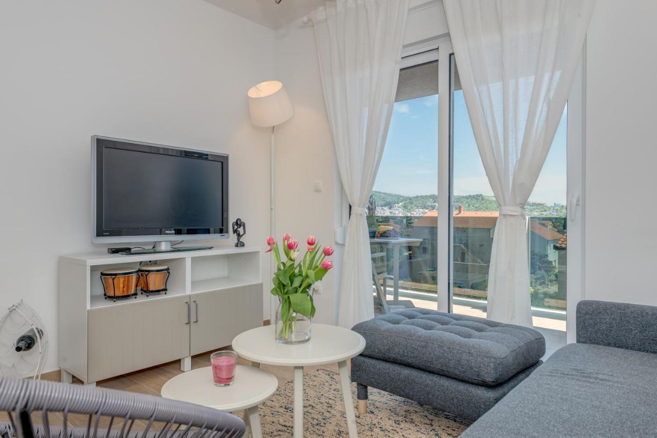 New And Chic Place Near Old Town Of Trogir Exterior foto