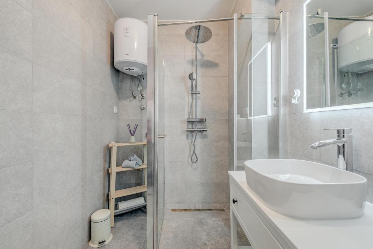 New And Chic Place Near Old Town Of Trogir Exterior foto