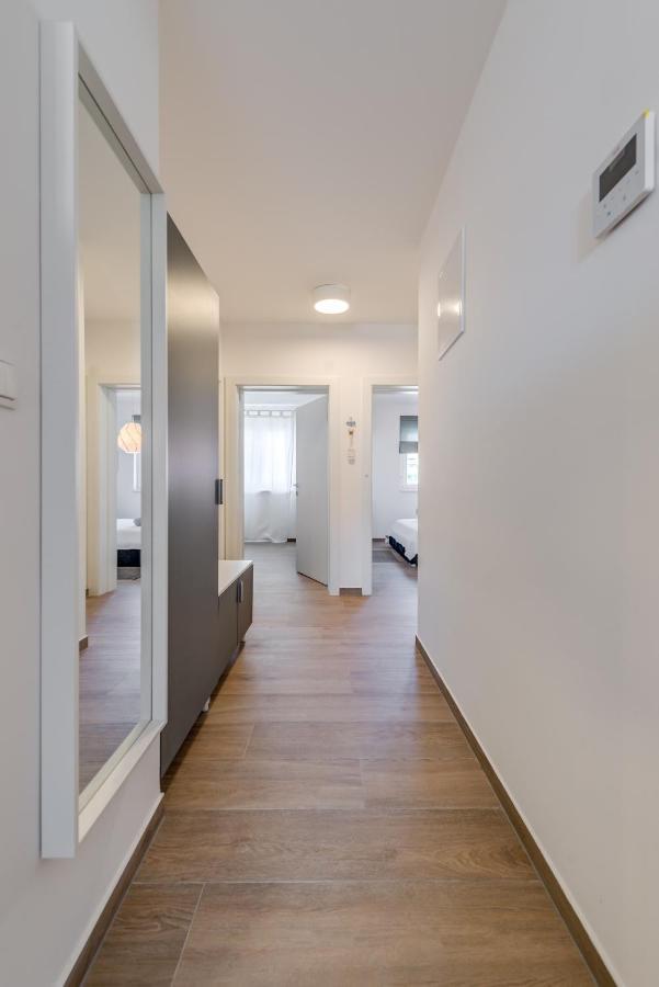 New And Chic Place Near Old Town Of Trogir Exterior foto