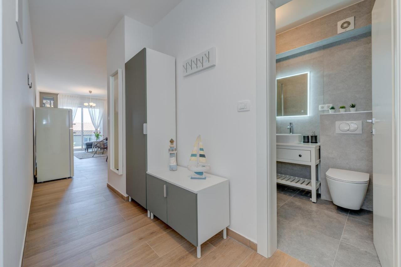 New And Chic Place Near Old Town Of Trogir Exterior foto